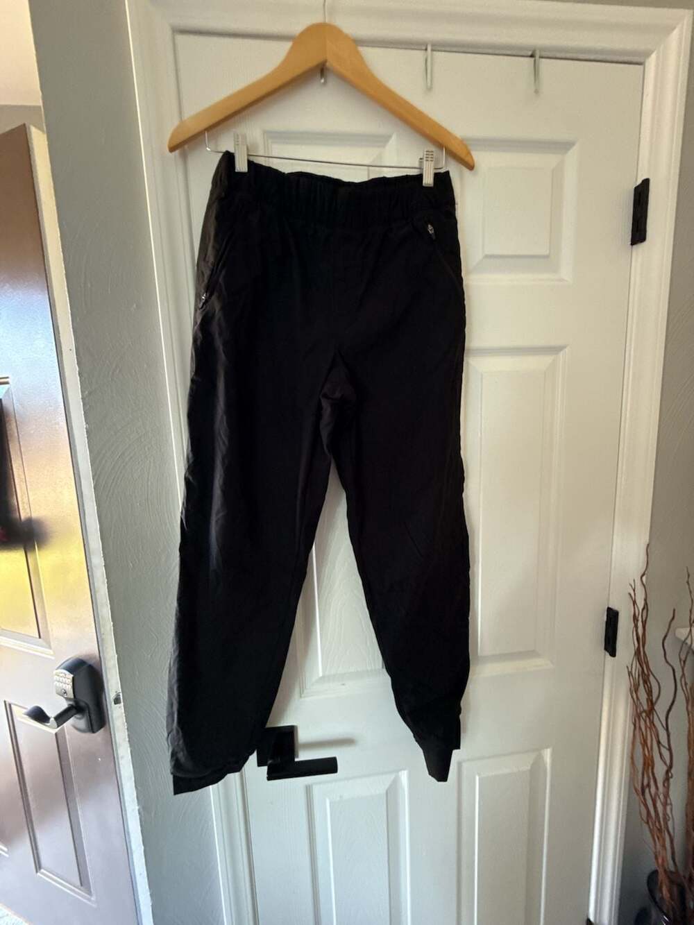 Eddie Bauer Women's Fleece Lined Black Jogger Pants Size 6